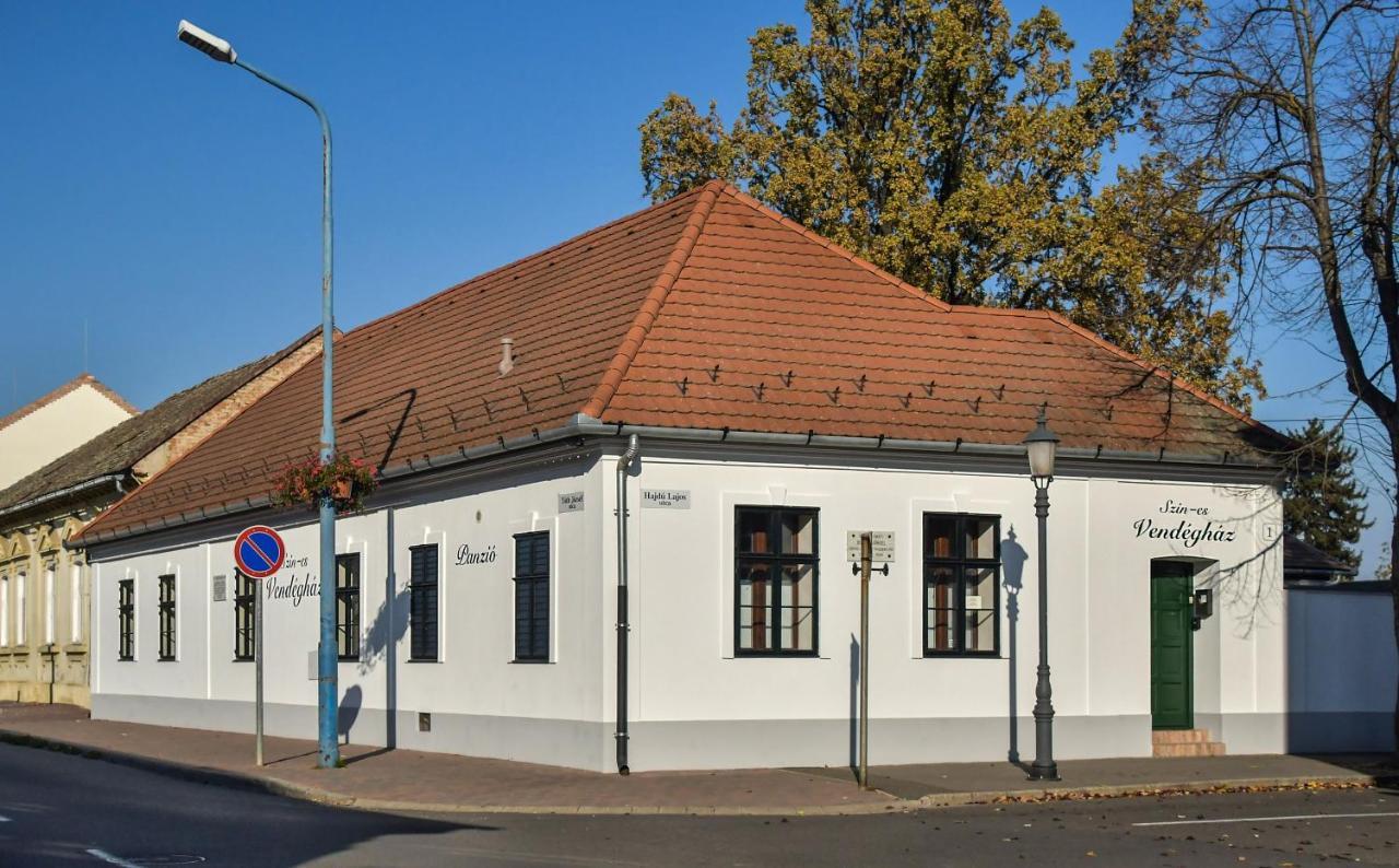 Bed and Breakfast Szin-es Vendeghaz Szentes Exterior foto